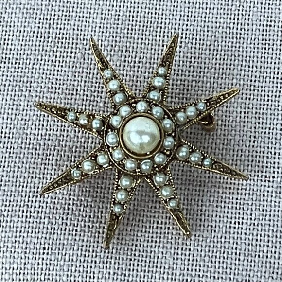 Gold Tone Seed Pearl Eight Point Star Brooch - Picture 9 of 12